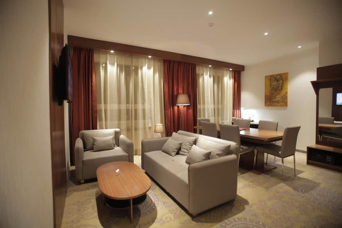 40-inch led tv with cable channels, tv