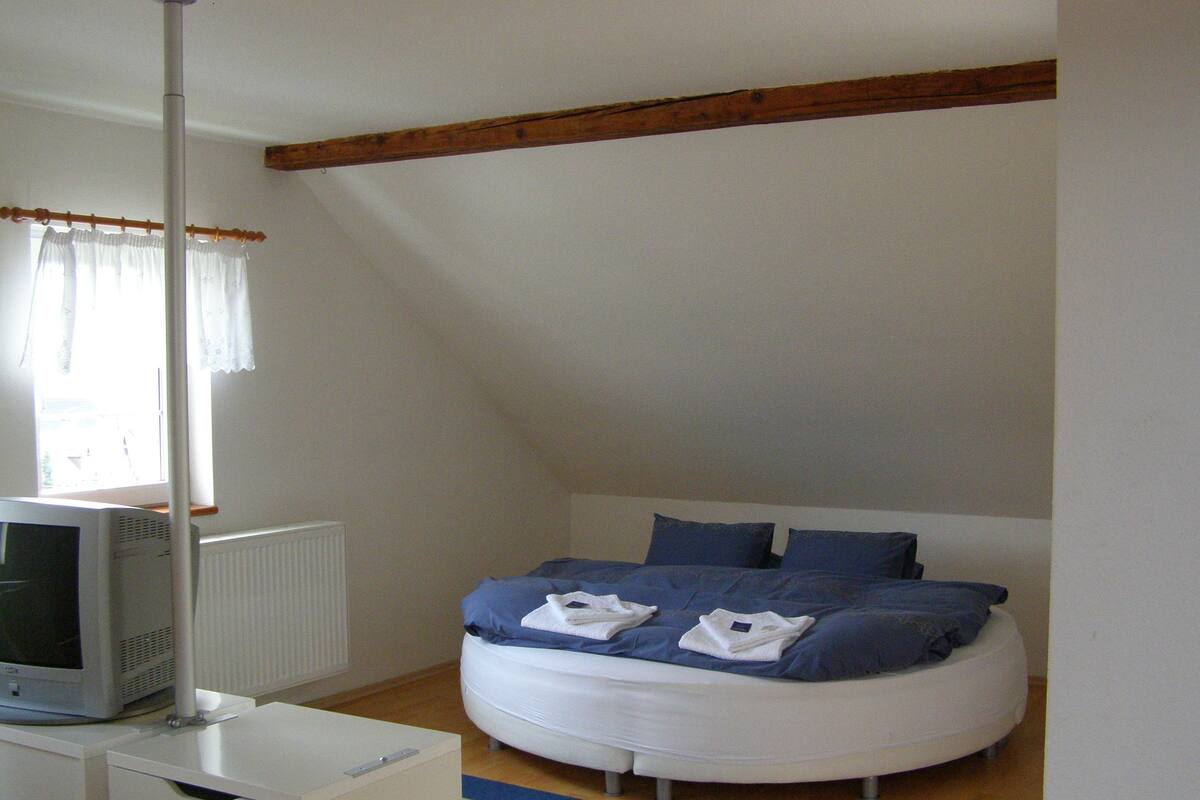 Departamento, 2 habitaciones | Tabla de planchar con plancha, camas extra, wifi gratis y ropa de cama 