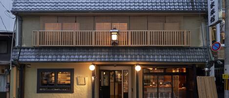 Fachada de la propiedad