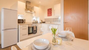 Luxury Penthouse, 1 Bedroom, Accessible, City View (Skyline Penthouse) | Private kitchen | Fridge, microwave, oven, stovetop