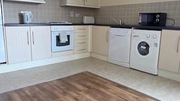 Iron/ironing board, free WiFi, bed sheets, wheelchair access