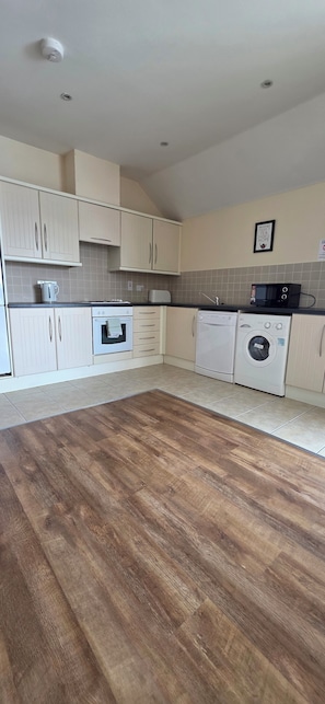 Iron/ironing board, free WiFi, bed sheets, wheelchair access