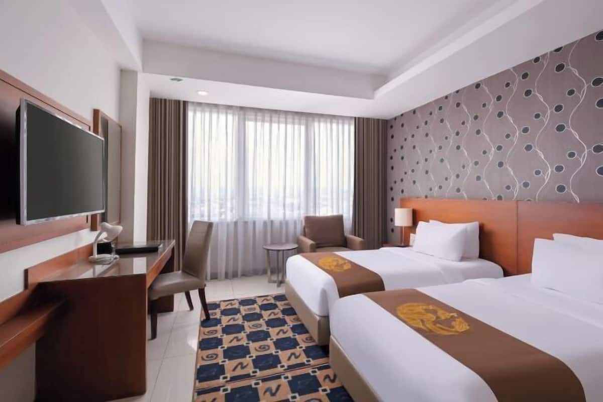 In-room safe, desk, blackout curtains, soundproofing