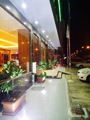 Interior entrance - Pestana Hotel & Suites 1 (Riyadh)