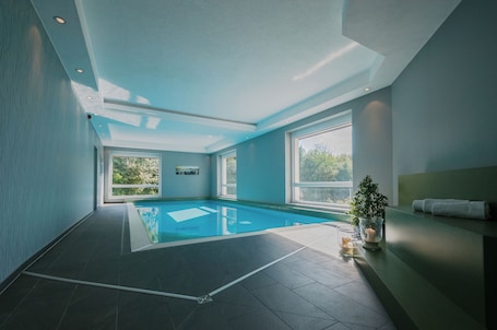 Indoor pool. Hotel Fortuna Reutlingen West
