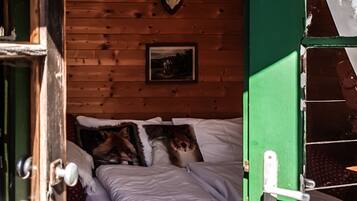 Soundproofing, bed sheets