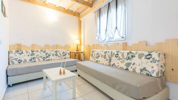 Superior Duplex | Ruang tamu | 30 inci televisyen LCD dengan satelit, TV