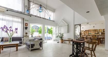 Happiness Apartments