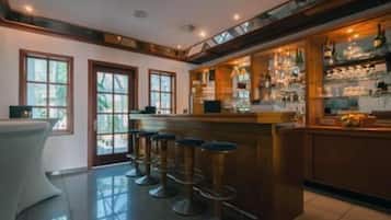 Bar (en la propiedad)