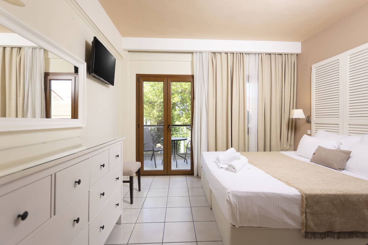 Quarto casal ou duplo standard | Roupas de cama antialérgicas, frigobar, Wi-Fi de cortesia, roupa de cama