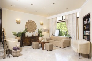 Sala de estar en el lobby