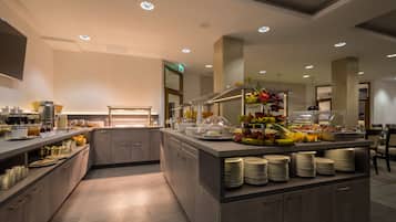 Free daily buffet breakfast