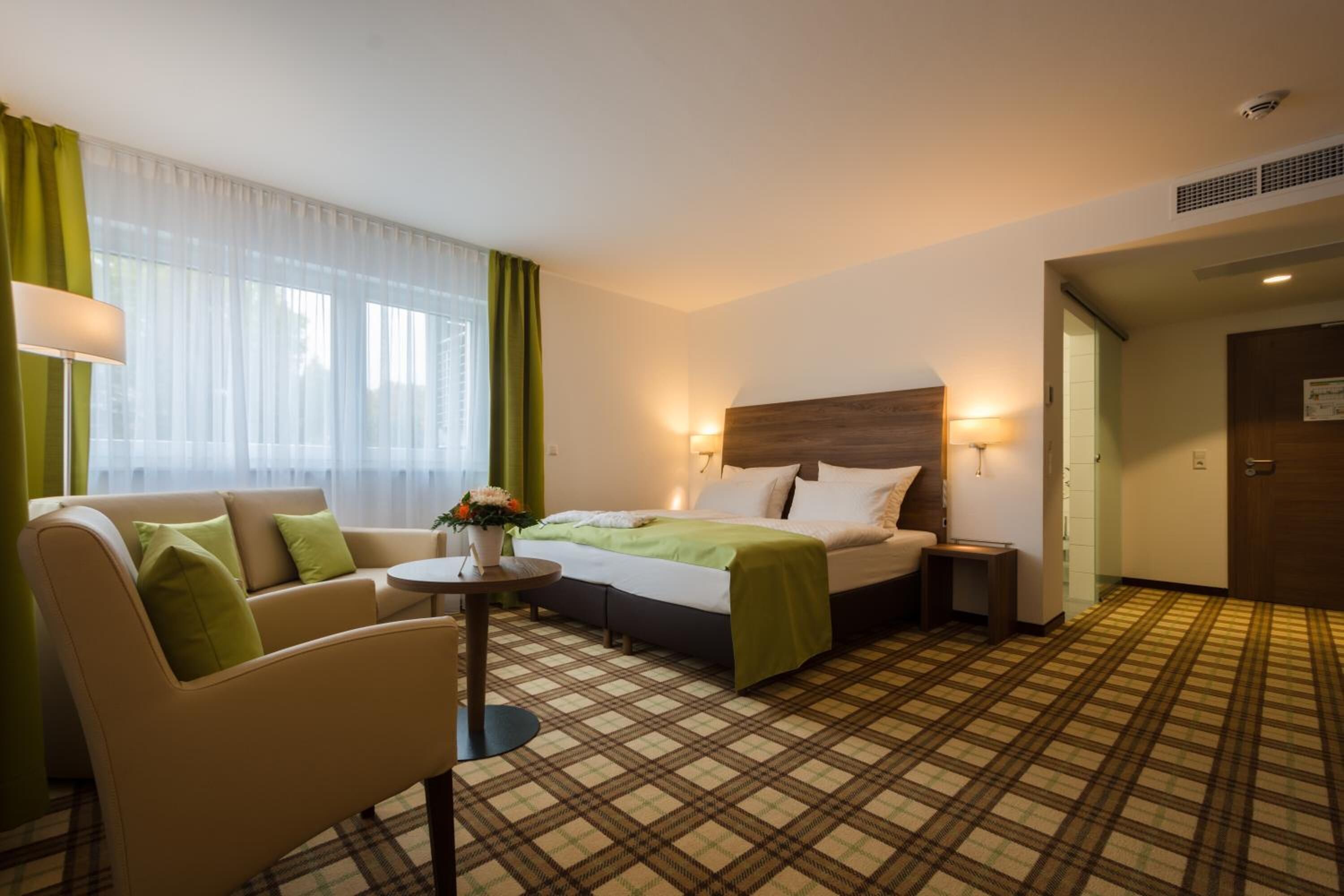 standard single room | hypo-allergenic bedding, desk, iron/ironing board, free cots/infant beds