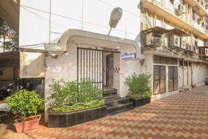 Property entrance - Hotel Midtown Andheri (Mumbai)