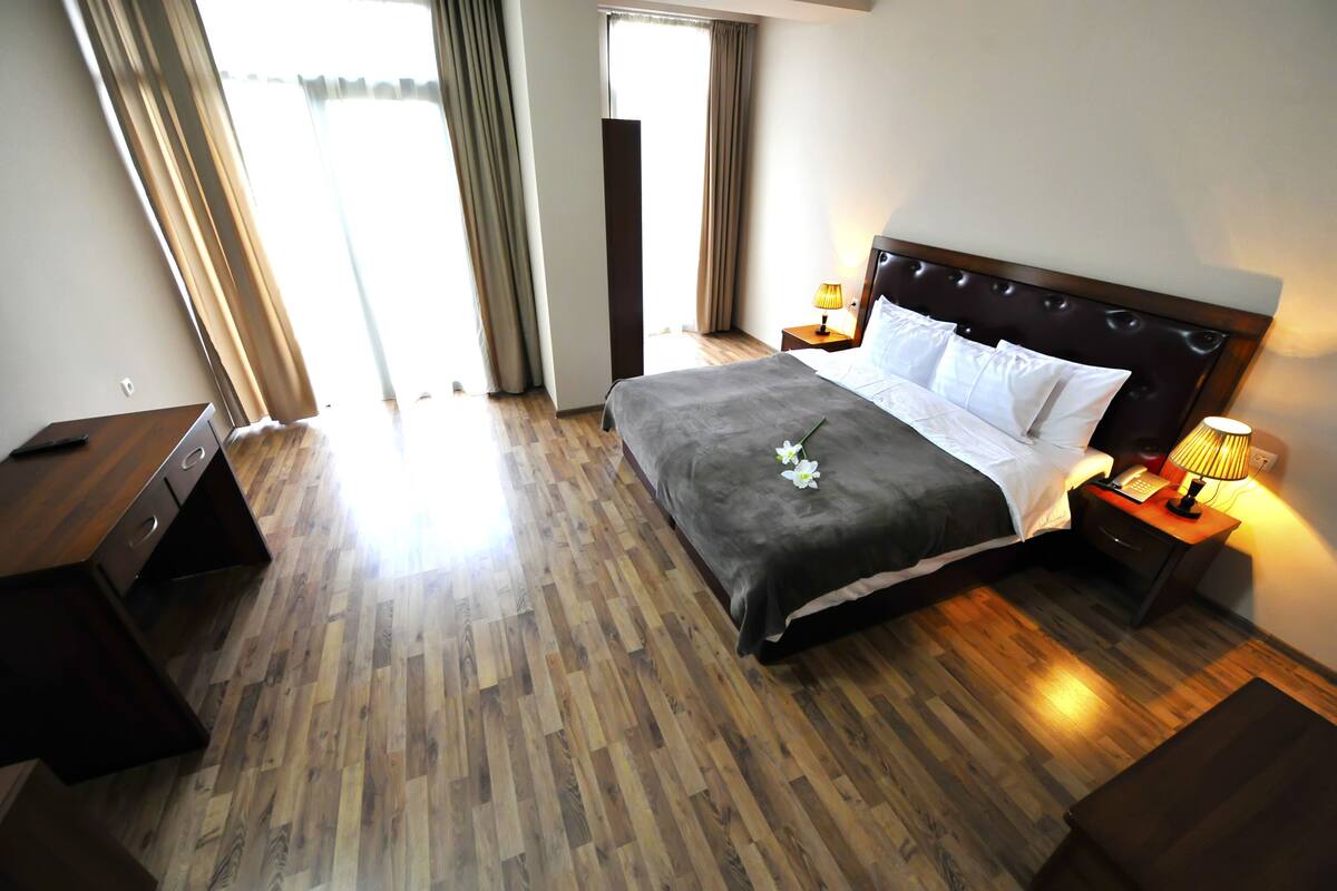 Premium bedding, minibar, in-room safe, desk