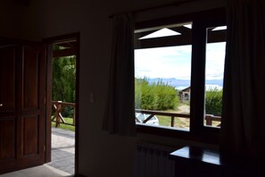 Chambre Double Classique, 1 très grand lit, vue lac | Vue sur le lac