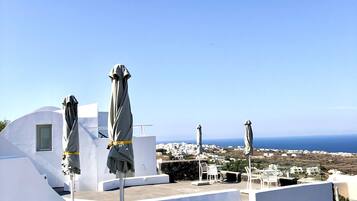 Deluxe Suite with Sea View & Outdoor Jacuzzi | Balcón