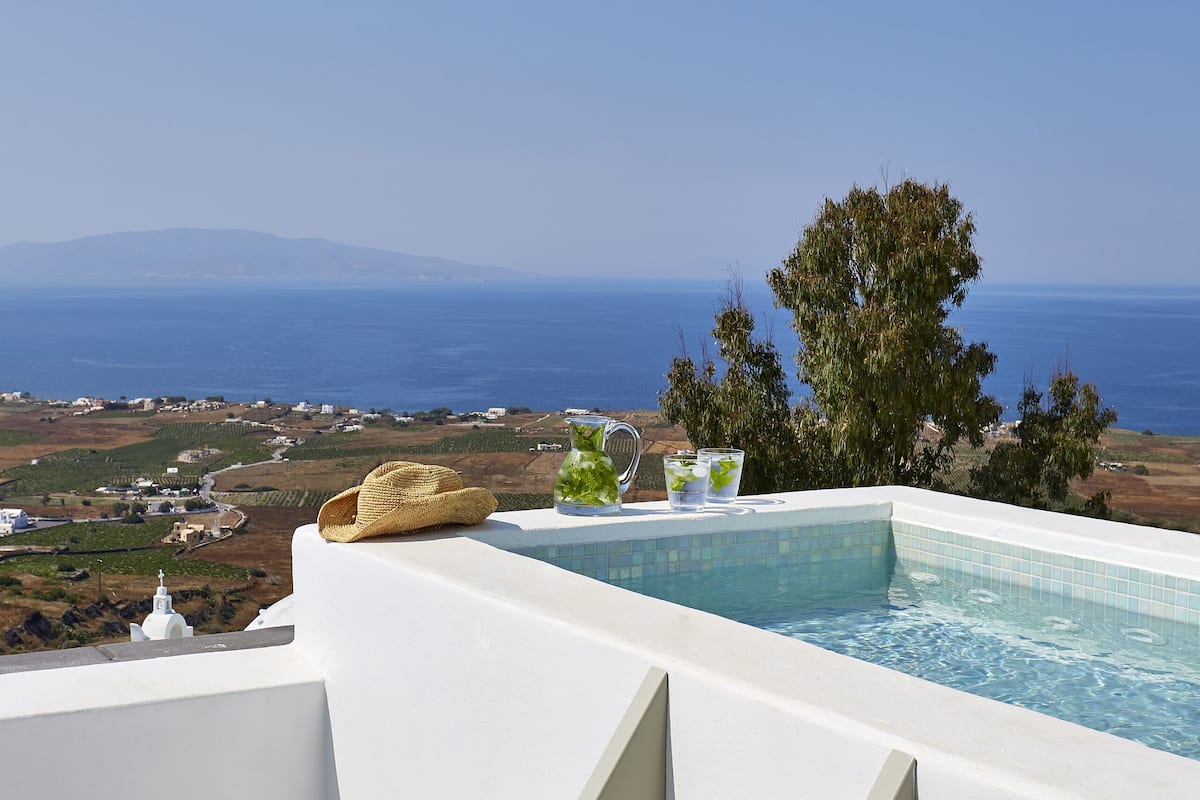 Suite with Sea View & Outdoor Jacuzzi (Duplex) | 1 habitación, sábanas de algodón egipcio y ropa de cama de alta calidad
