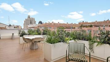 Literie de qualité supérieure, coffres-forts dans les chambres, bureau