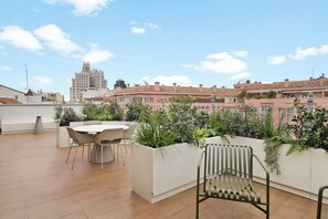 Penthouse, Terrace, City View | Premium bedding, in-room safe, desk, blackout drapes