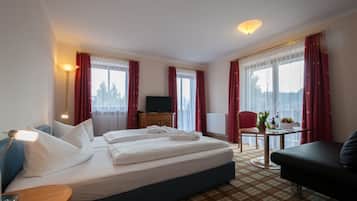 Double Room, Mountain View | Minibar, in-room safe, free cribs/infant beds, rollaway beds