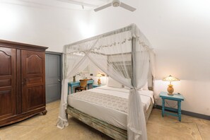 Deluxe Double Room, 1 Bedroom, Smoking, Garden View | Desk, soundproofing, iron/ironing board, free WiFi