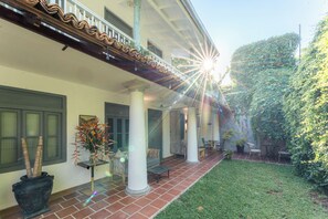 Garden view - Parawa House (Galle)