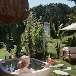 Un sauna, baño turco, manicura y pedicura