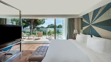 Villa, 1 King Bed (Privé) | 3 bedrooms, premium bedding, free minibar, in-room safe