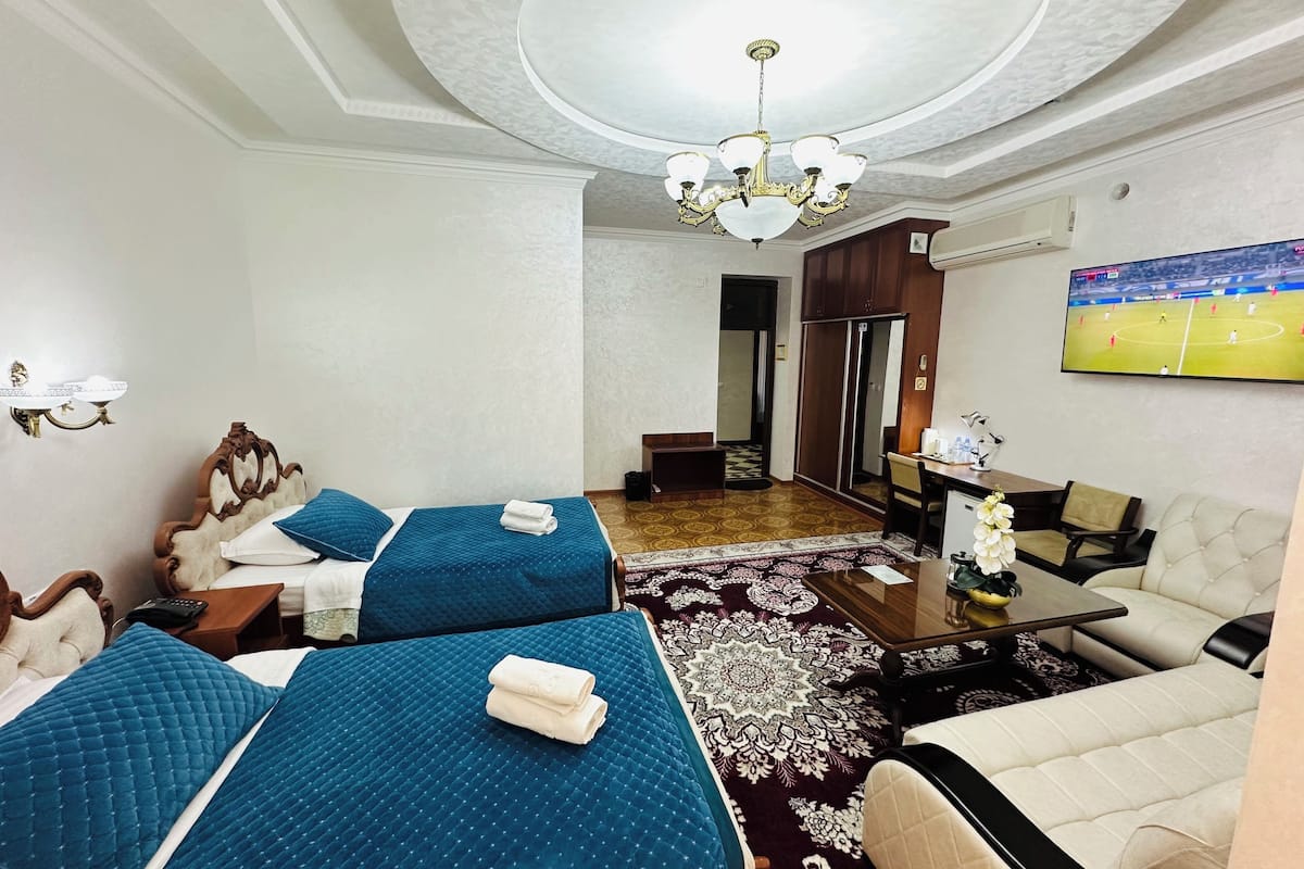 Deluxe Twin Room | Premium bedding, minibar, desk, soundproofing
