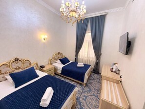 Kahden hengen standard-huone (kaksi sänkyä) | Ylelliset vuodevaatteet, minibaari, työpöytä, äänieristys