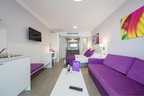 Studio, Pool View | Living area | Flat-screen TV - eó Corona Cedral (Mogan)