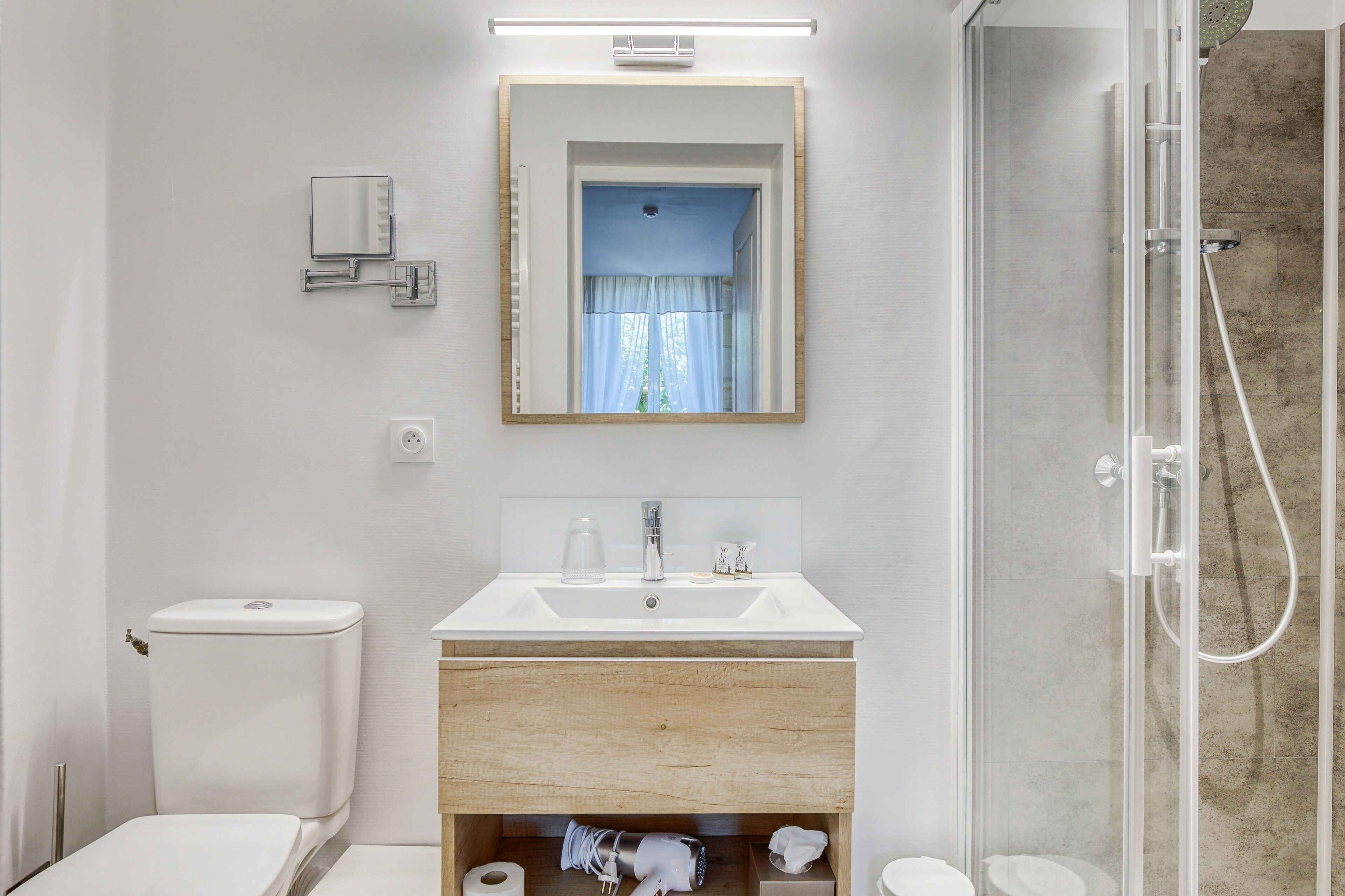 Foto - Hôtel des Voyageurs Centre Bastide