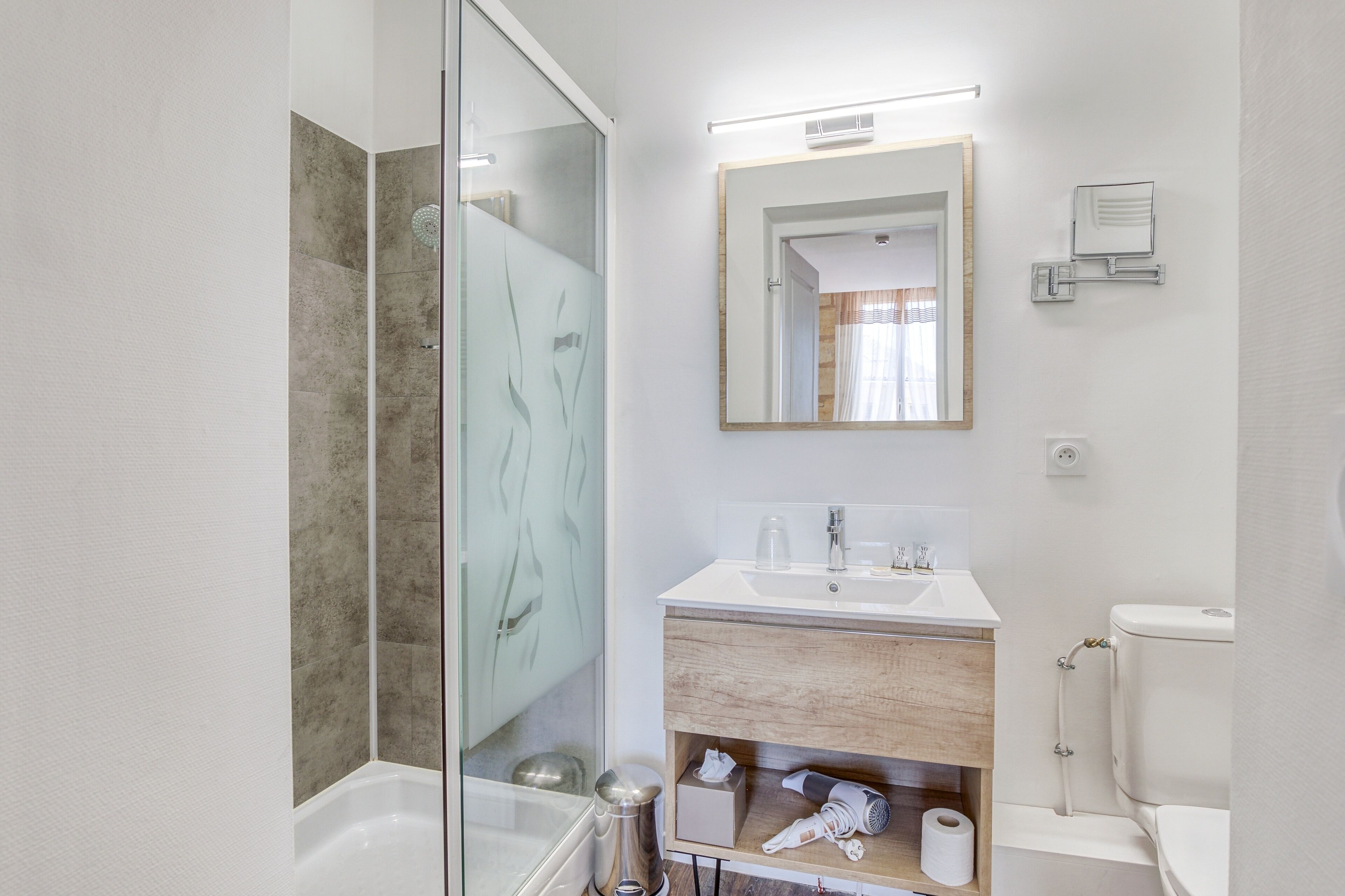 Foto - Hôtel des Voyageurs Centre Bastide