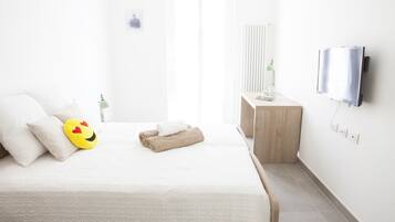 Apartment, 1 Bedroom | 1 bedroom, individually decorated, individually furnished, desk