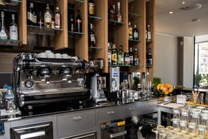 Bar (on property) - Hesperia Hotel & Residence (Jesolo)