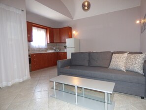 Apartment, 1 Bedroom (C3) | Living area