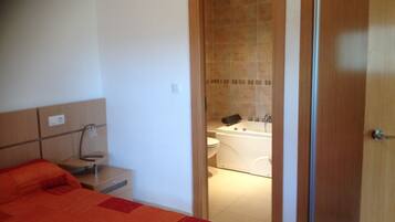 Departamento, 3 habitaciones, Terraza, vista al mar (Lateral) | 2 habitaciones, tabla de planchar con plancha y wifi gratis