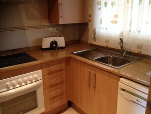 2 habitaciones, tabla de planchar con plancha y wifi gratis 