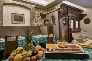 Daily buffet breakfast (CHF 28.00 per person)