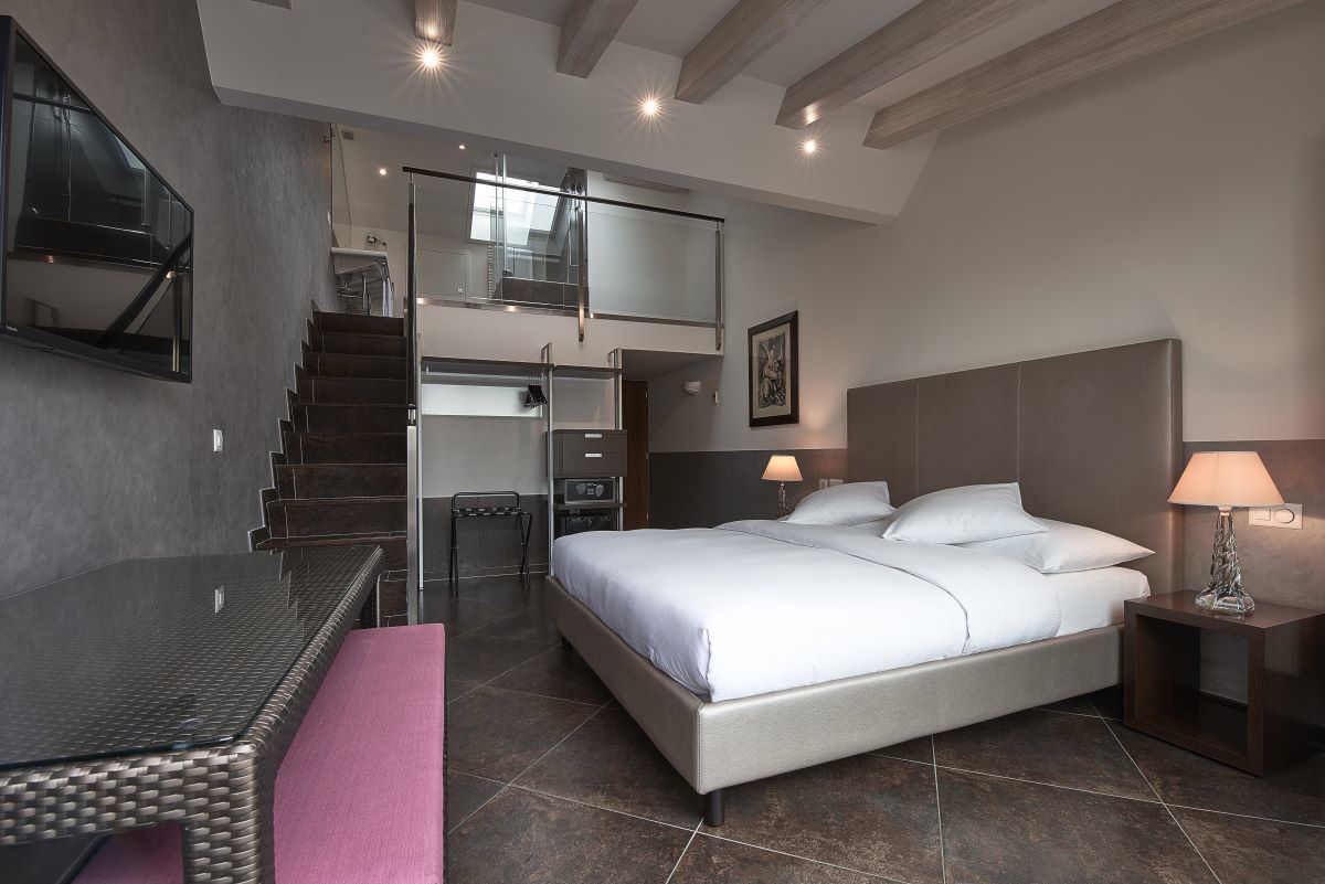 duplex, balcony | minibar, in-room safe, desk, soundproofing