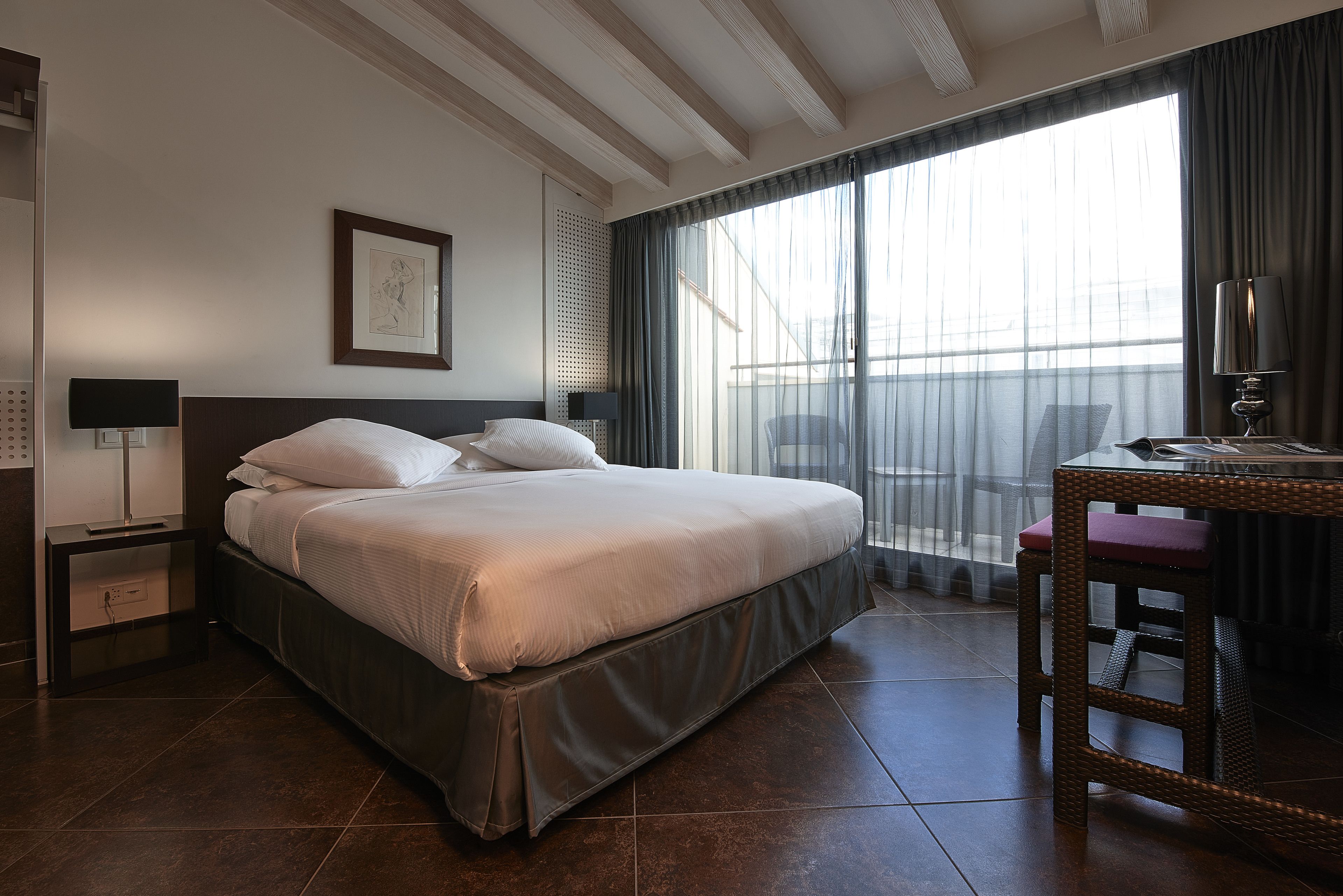 superior double room | minibar, in-room safe, desk, soundproofing