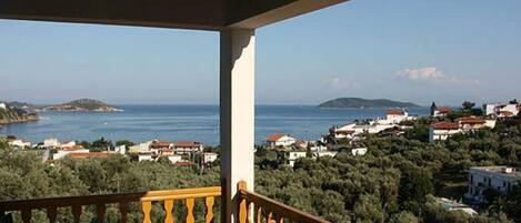 Habitación con 2 camas individuales, vista al mar | Vista desde la habitación