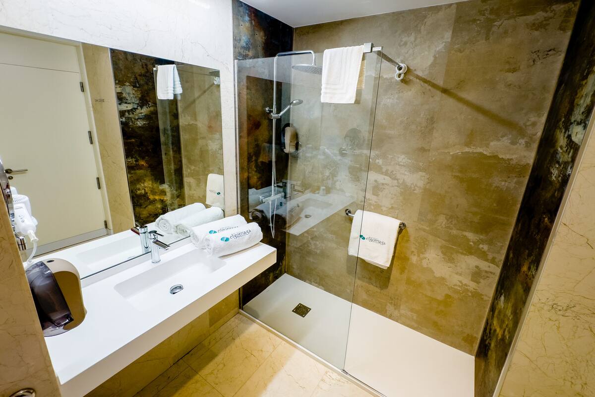 free toiletries, hair dryer, bathrobes, bidet