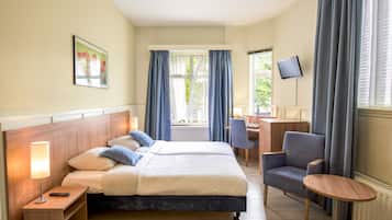 Basic Room | In-room safe, desk, laptop workspace, iron/ironing board