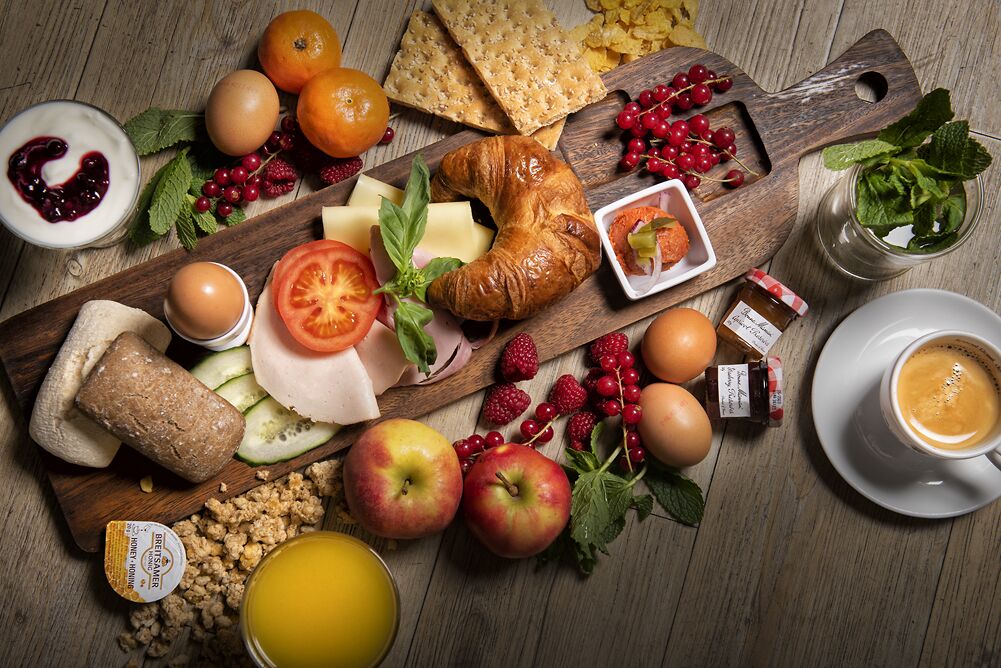 daily buffet breakfast (eur 12.50 per person)