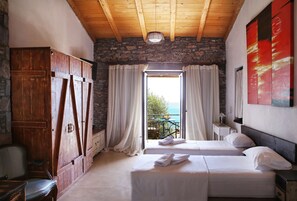 Suite estándar | Sistema de insonorización, wifi gratis, ropa de cama