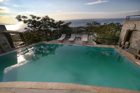 Seasonal outdoor pool, sun loungers