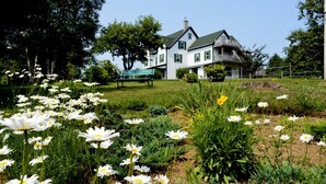 Suite, 2 Bedrooms, Garden View (Pine Forest) No Kitchen