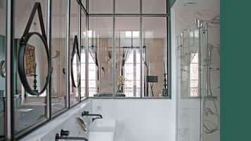 Suite (Kergomard) | Bathroom